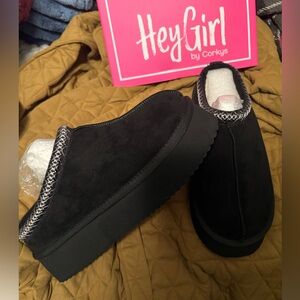 Corkys / Hey Girl, Black Women's faux suede slipper slides, SZ 10